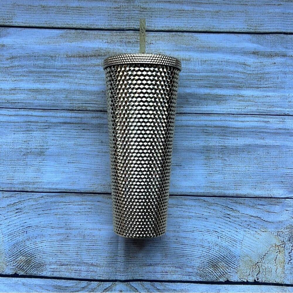 💛 Starbucks Holiday Release 2022 - Gold Metallic Venti Studded Tumbler - Picture 2 of 4
